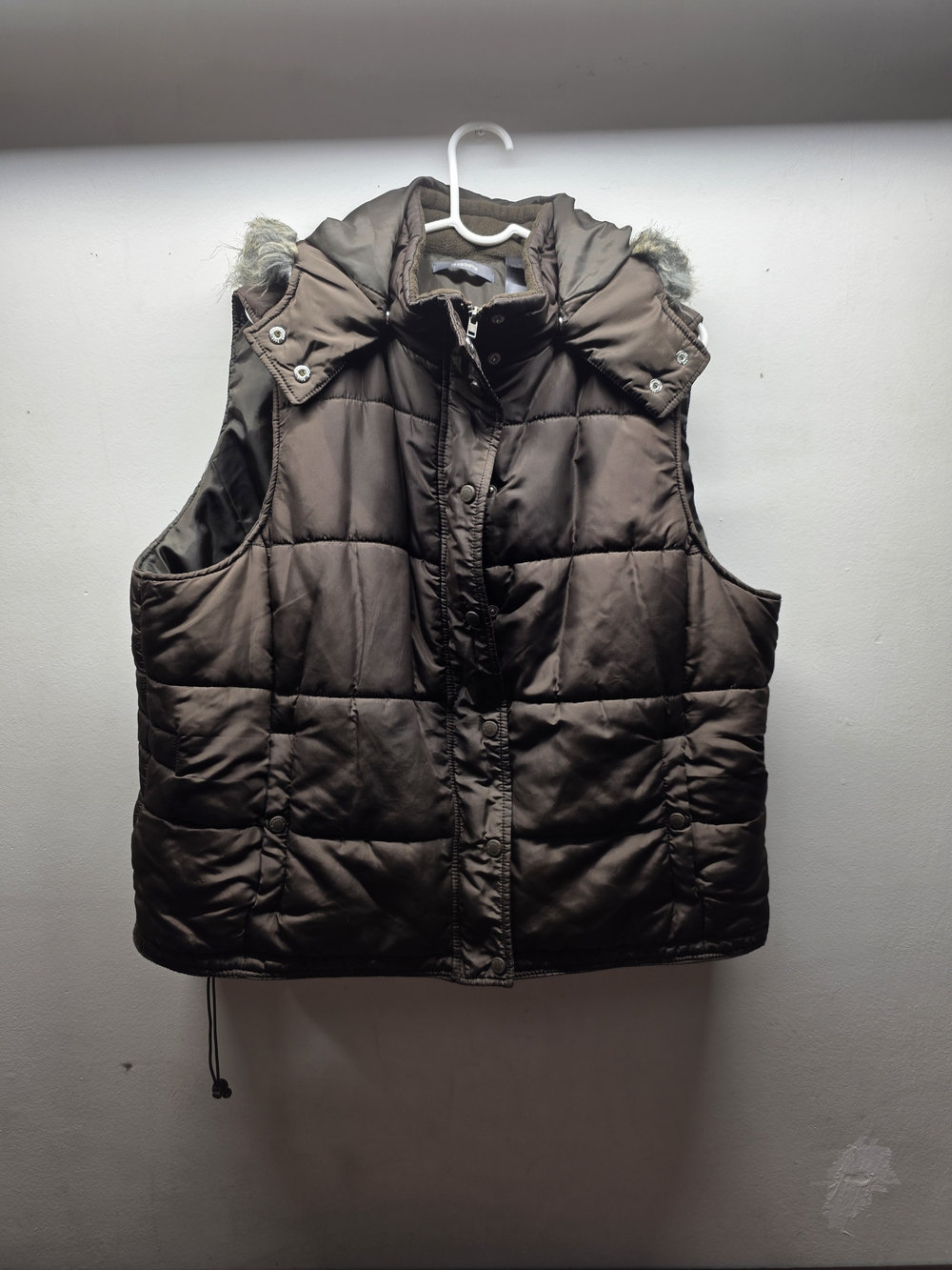 Liz Claiborne Olive Green Quilted Puffer Vest with Faux Fur Trim Hood